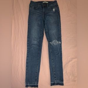 Levi Skinny Ankle Jeans